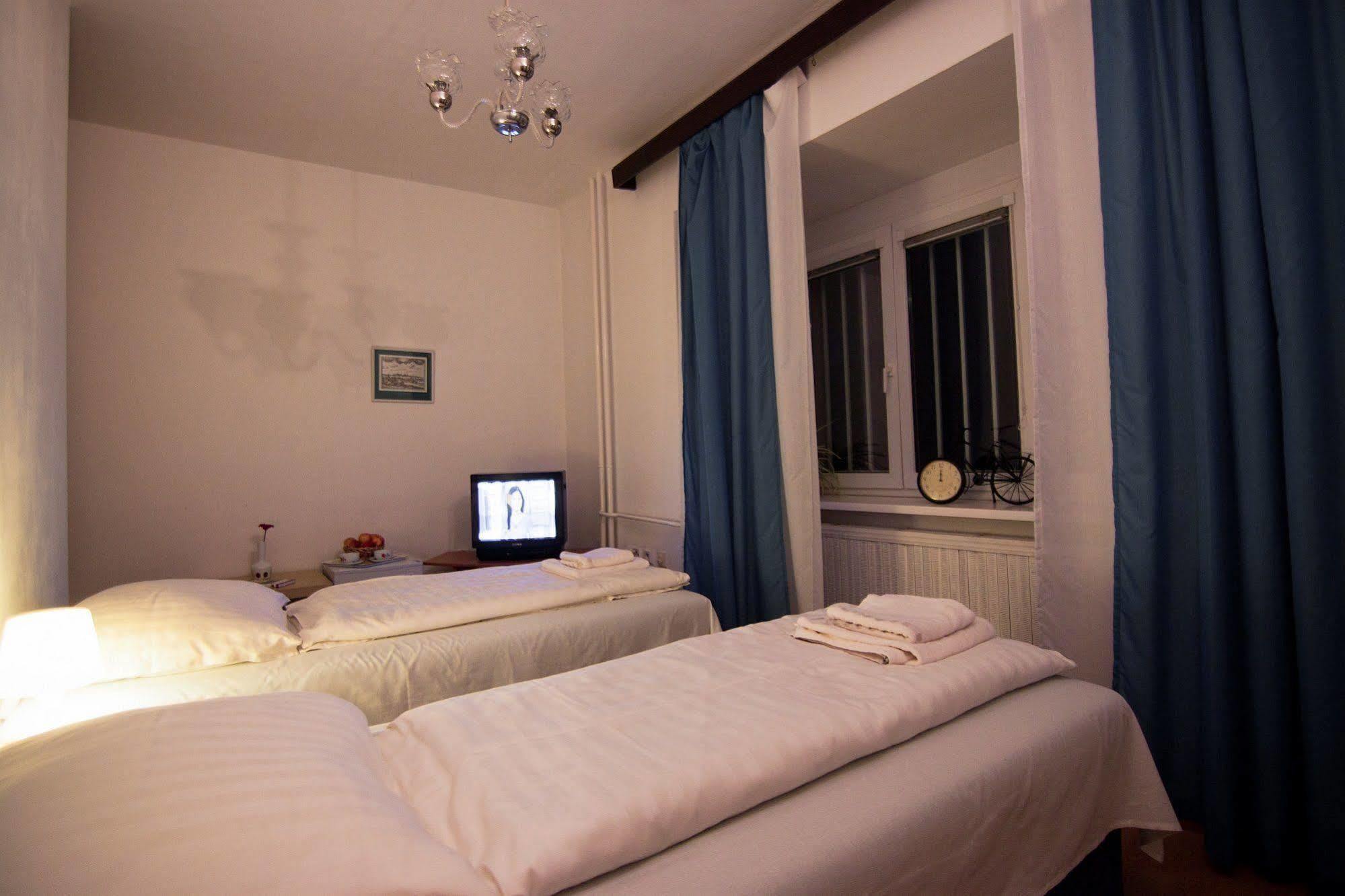เพ็นชั่น ไนก้า Hotel ปราก ภายนอก รูปภาพ